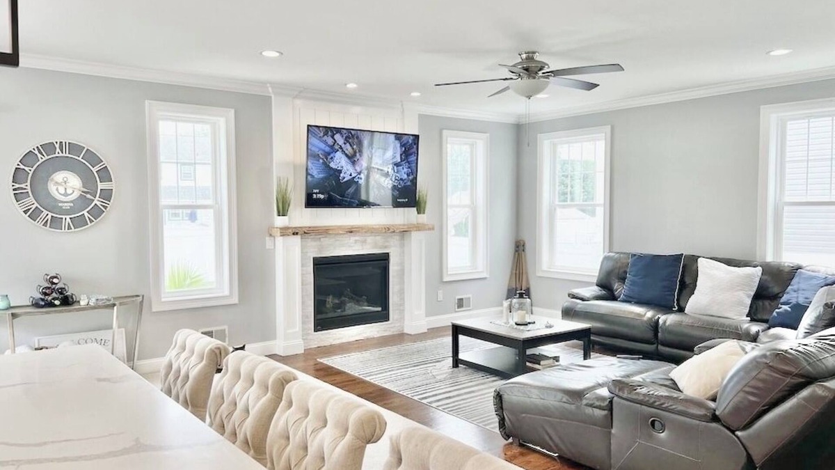 Long Branch House | NEW Beach House - 3 blocks to the beach with beach Badges!