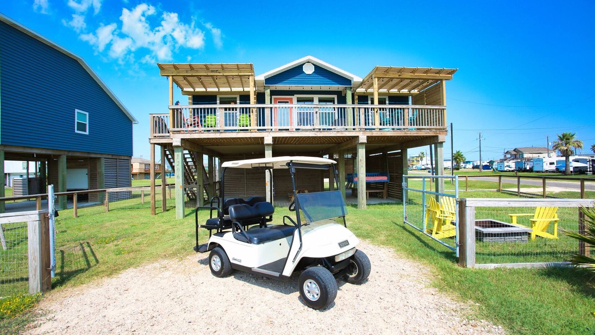 Surfside Beach House | NEW: Beach House 3-Bed/2-Bath with Ocean View & Golf Cart - Great Beach