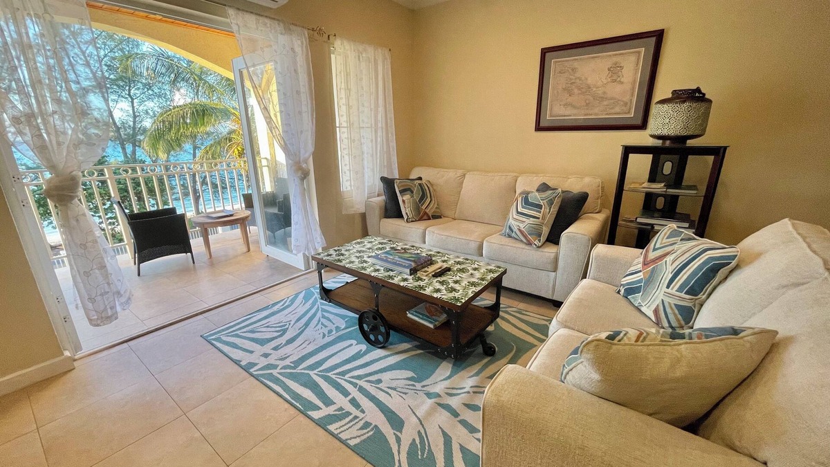 Nassau Condo | NEW Beachfront Condo, 5 minutes from airport and 2 mins away from Caves Village.