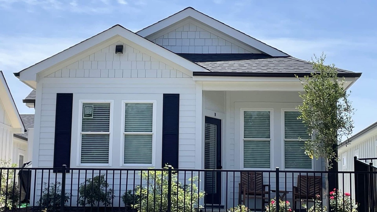 Corolla Village Condo | New Beachside Villa: Steps to Sand, Dog-Friendly, 2BR Gem!