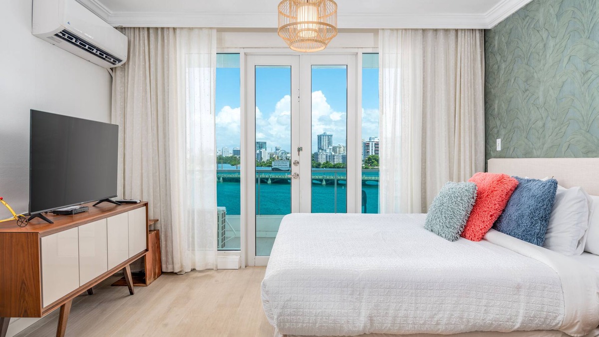Puerta de Tierra Apartment | New beautiful bath and floors. Kitchen. Dine in a balcony with ocean view.