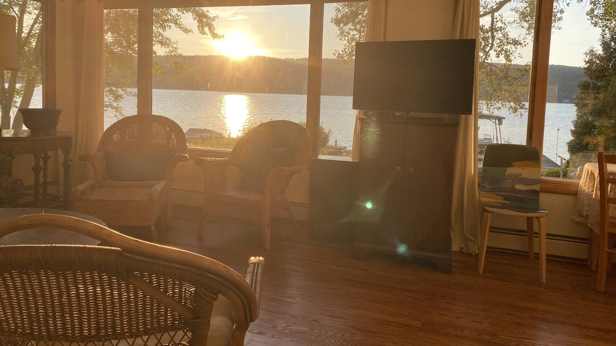 Hammondsport Cottage | NEW Beautiful lakefront cottage on east side of Keuka lake WITH BOAT LAUNCH