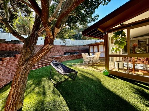Spring Valley House | NEW Beautiful San Diego Mid-Century Treehouse