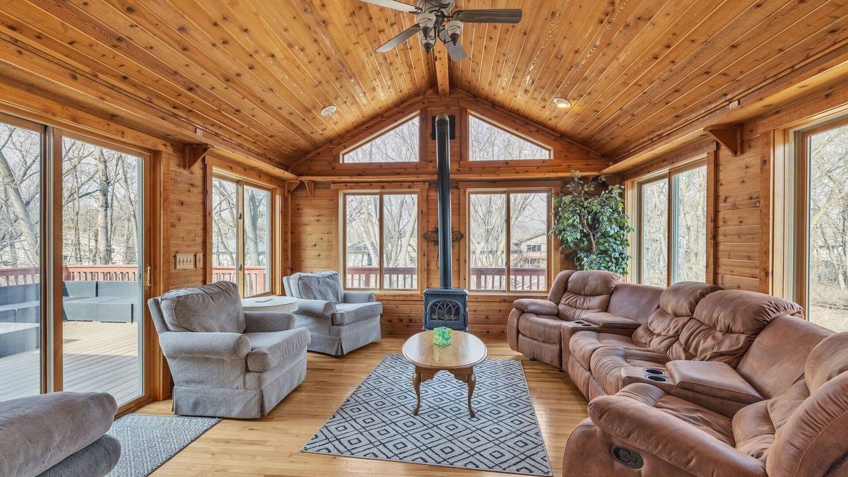 Andover House | NEW! Blaine 5BR Haven Hot Tub, Space & Fun