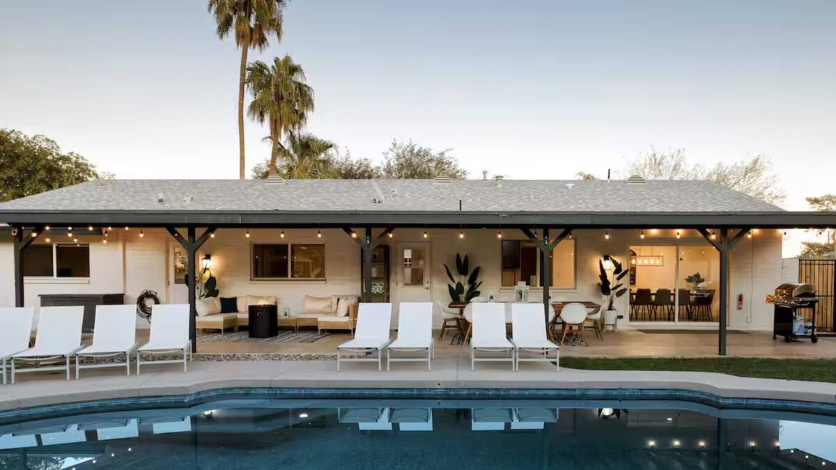 Scottsdale Estates Ten House | NEW Blue Agave Spacious 5BR/3BA with heated pool and casita