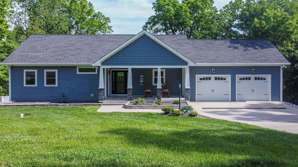 Almo House | New! Blue Oasis- Lakefront Getaway only 20 minutes from Murray State University.