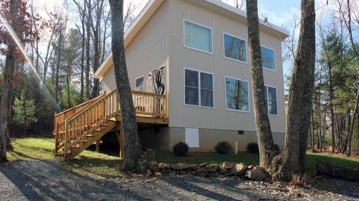 Floyd House | New! Blue Rock Escape by Buffalo Mtn Getaway