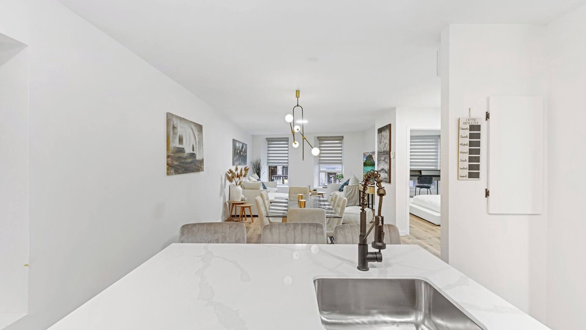 Quartier des Spectacles House | NEW Boho Downtown 10 BIG bedrooms