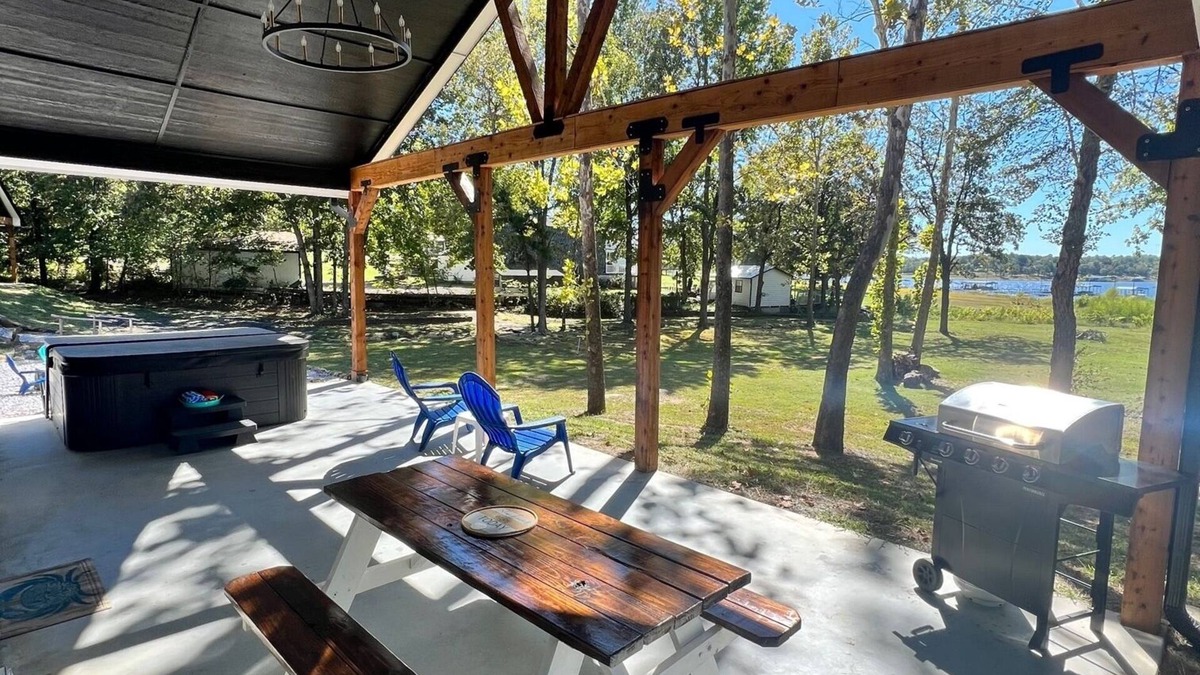Porum House | New Breathtaking Lakeside #1 Home