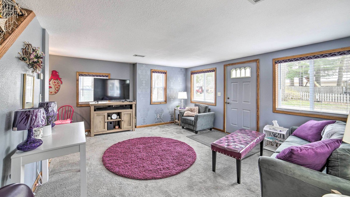 Brooklyn Cottage | NEW! Bright Brooklyn Abode w/ Deck, Grill & Views!