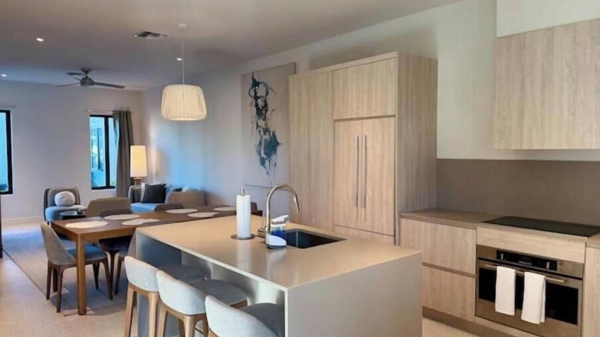 Westwind Condo | New build - 1bd - Gated - Pool Beach and Gym access - Quiet Area