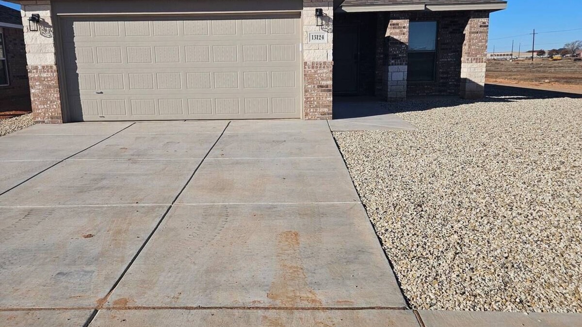 Lubbock House | New Build- 3 Bed, 2 Bath w Garage.