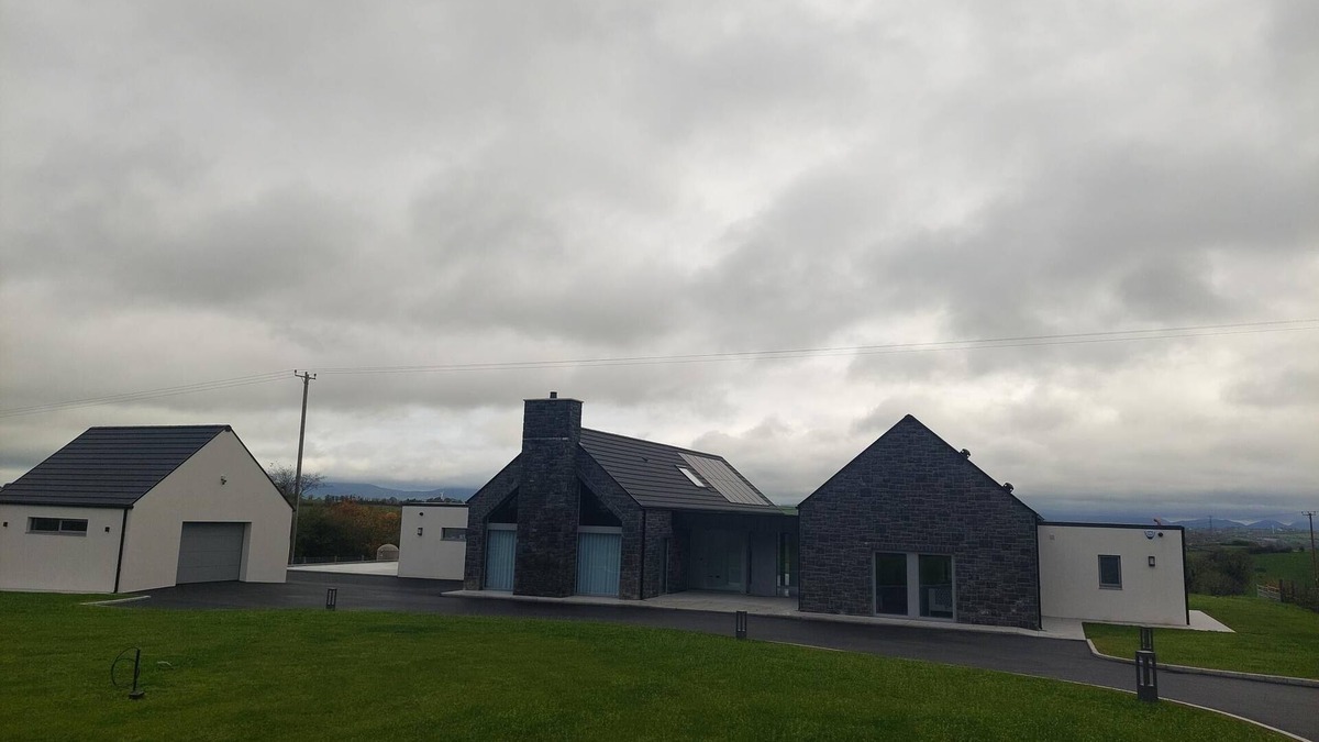 Dromore House | New build contemporary home - close to many golf courses