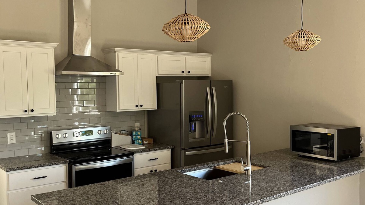Granite Shoals House | New build house close to lake and in eclipse totality - pet friendly