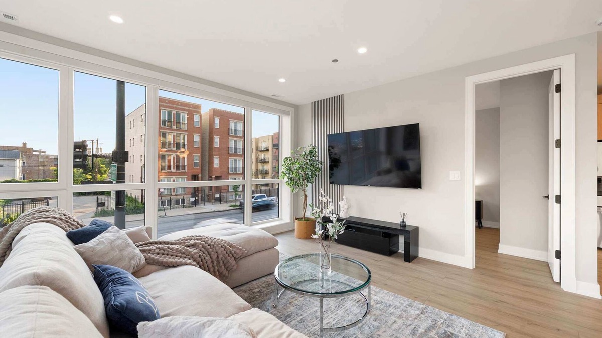 Tri-Taylor Apartment | New Build in Pilsen! Spacious 2 Bed 2 Bath Unit