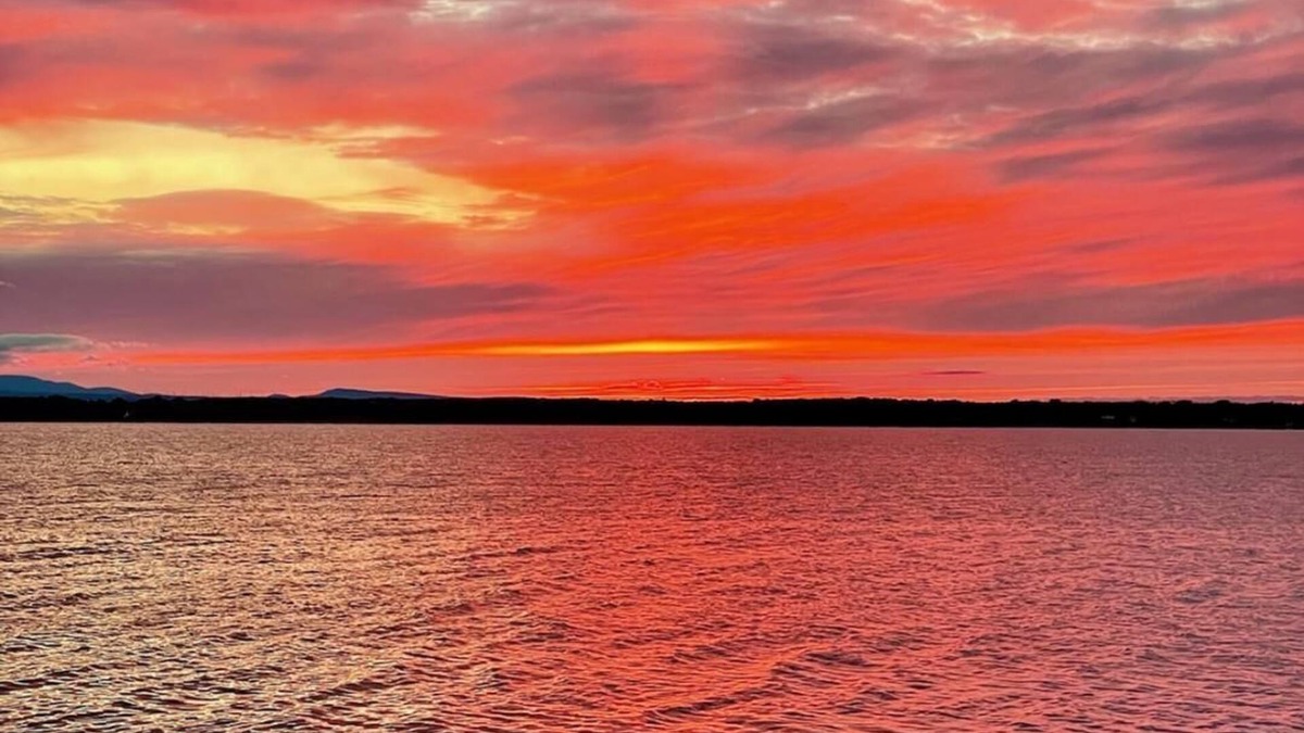 Swanton Cottage | NEW Build-Lake Champlain Waterfront: Year-round, Kayaks, Firepit, Sunsets, W/D