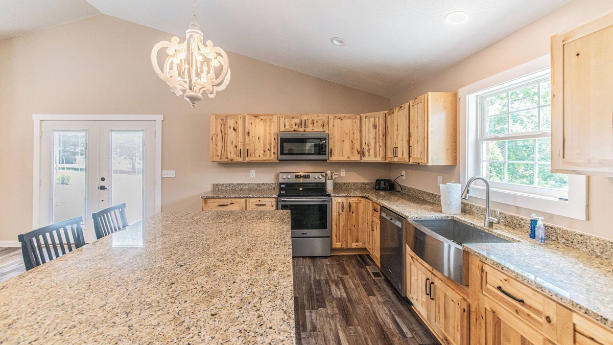 Gilbertsville House | NEW BUILD!- Lakeway Getaway- within minutes of local marina. Pet friendly!