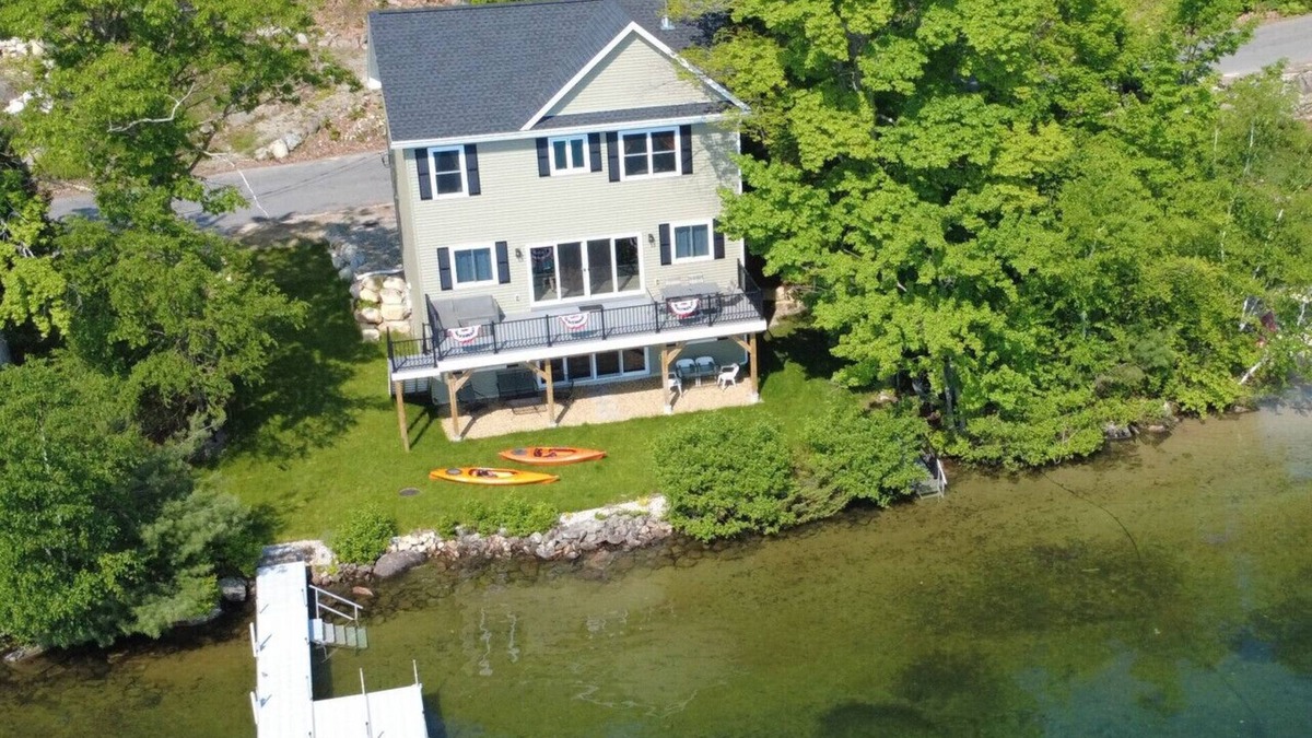 New Durham House | New Build Merrymeeting Lake Waterfront - Crystal Clear Water, Dock, Kayaks, A/C