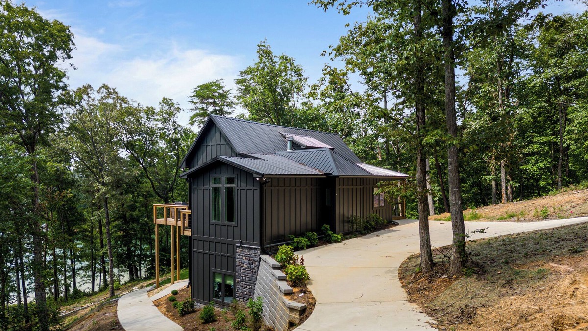 Arley House | New build on quiet cove with big water view on Dismal. Sleeps 12.