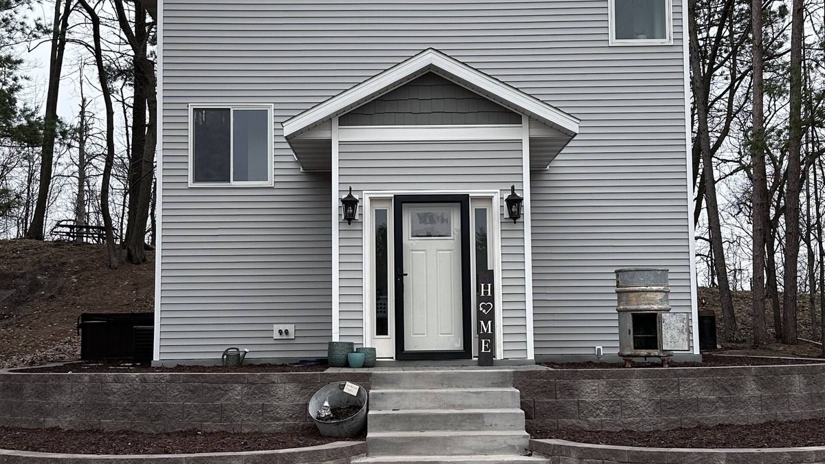 Brainerd House | New build on quiet recreational lake with hot tub. Close to "Up North" amenities