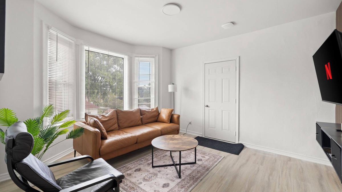 Windsor Apartment | New Build Sunny 2 Bedroom Unit