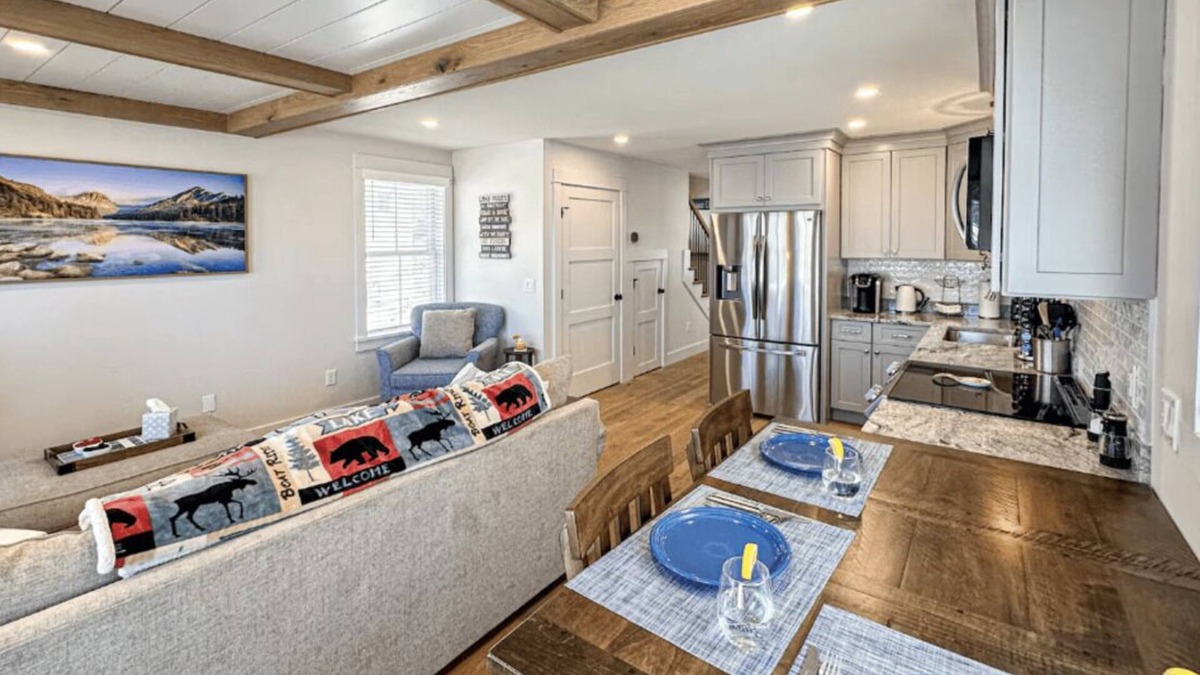 Laconia House | New build~Sunset View~Patio~Dock~Bring Your Boat!