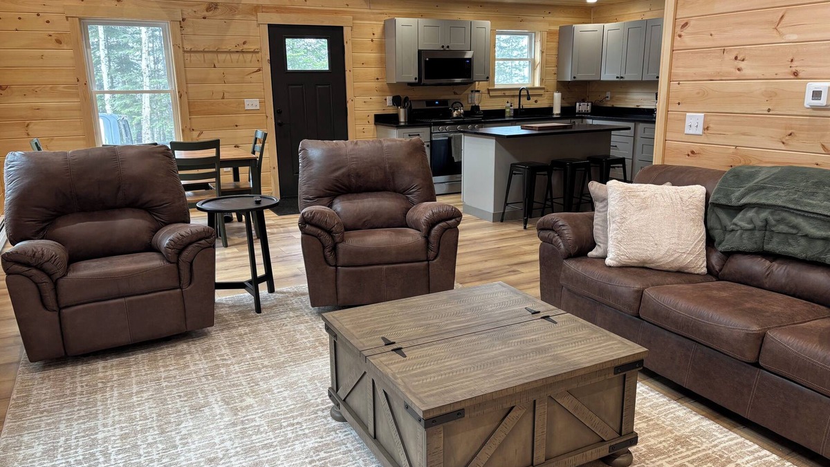Rangeley Ski Chalet | New Built! 2025 Cozy 3-bedroom chalet with water access to Rangeley Lake