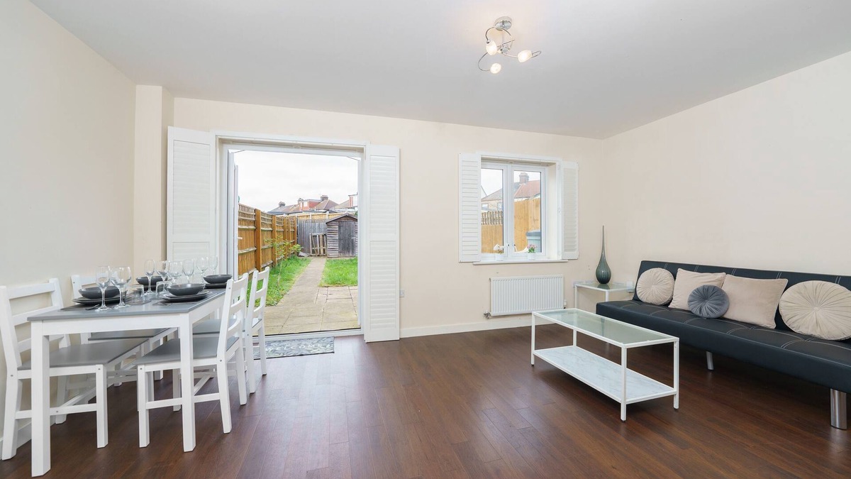 Havering House | New Built Immaculate Condition House. Garden & Private Parking.