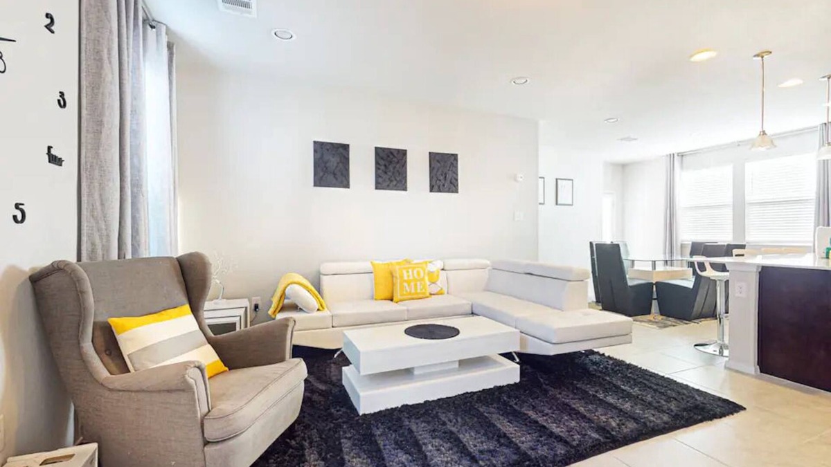 Travis County House | New Built Modern & Stylish Retreat Near Downtown