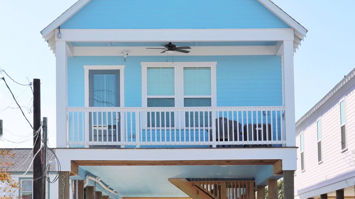 Galveston House | New Built Pastel Paradise - Blue Breeze Haven 2 Bedrooms 2 Baths Sleeps 6
