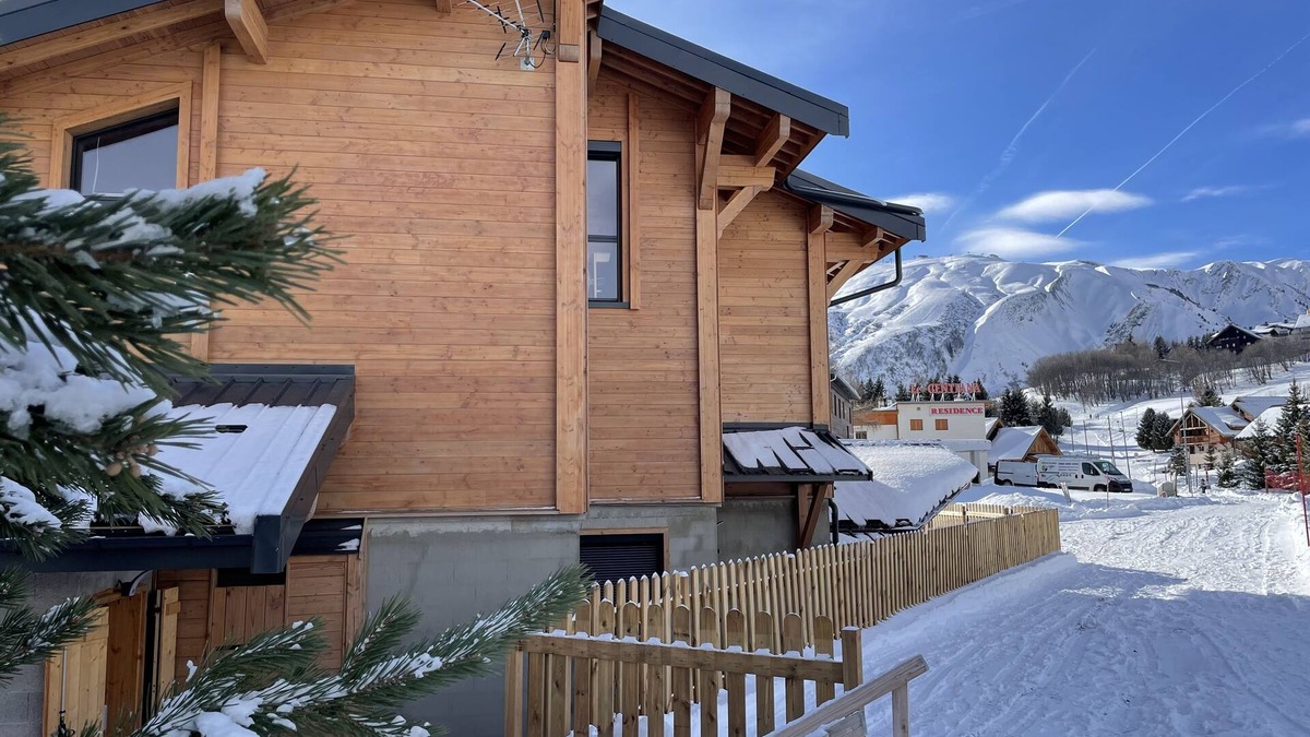 La Toussuire Ski Chalet | New chalet petite ourse in the center of town 105sqm