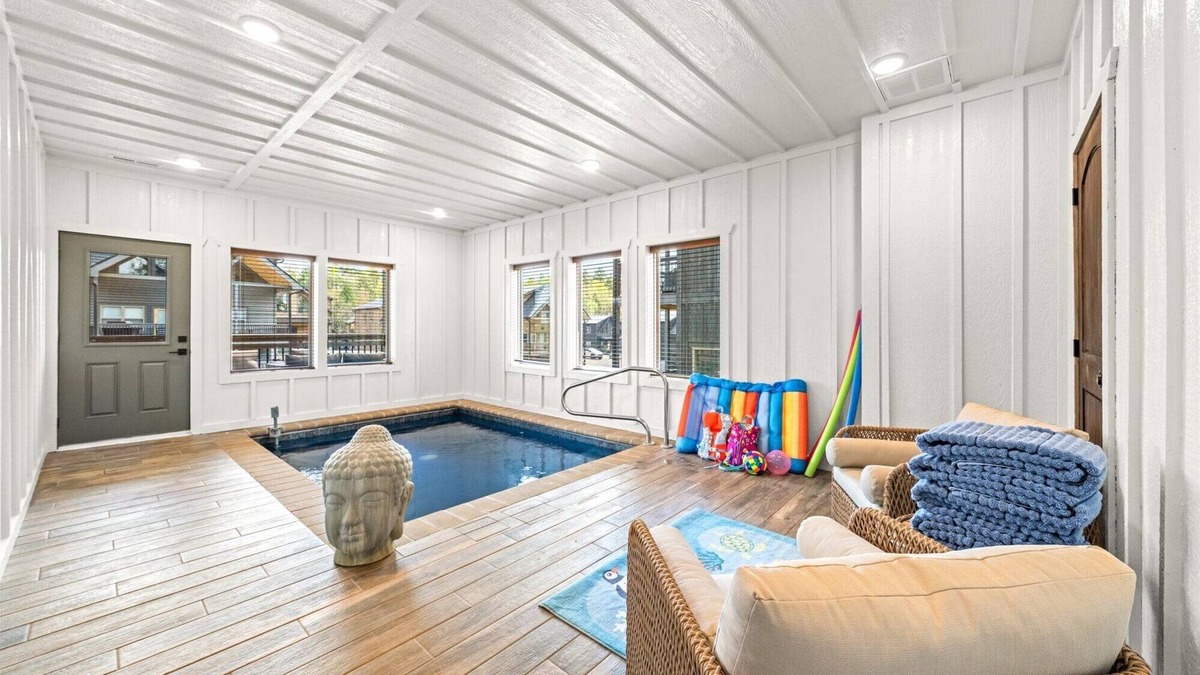 Pigeon Forge Cabin | New Cabin Indoor Pool, Hot Tub, Arcade, EV Charger, Pets Welcoming - Sleeps 11