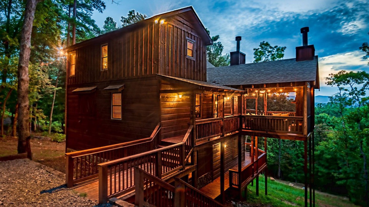 Morganton Cabin | NEW Cabin w/Long Range Views/Hot Tub/Dog Friendly/Paved Access/EV Plug