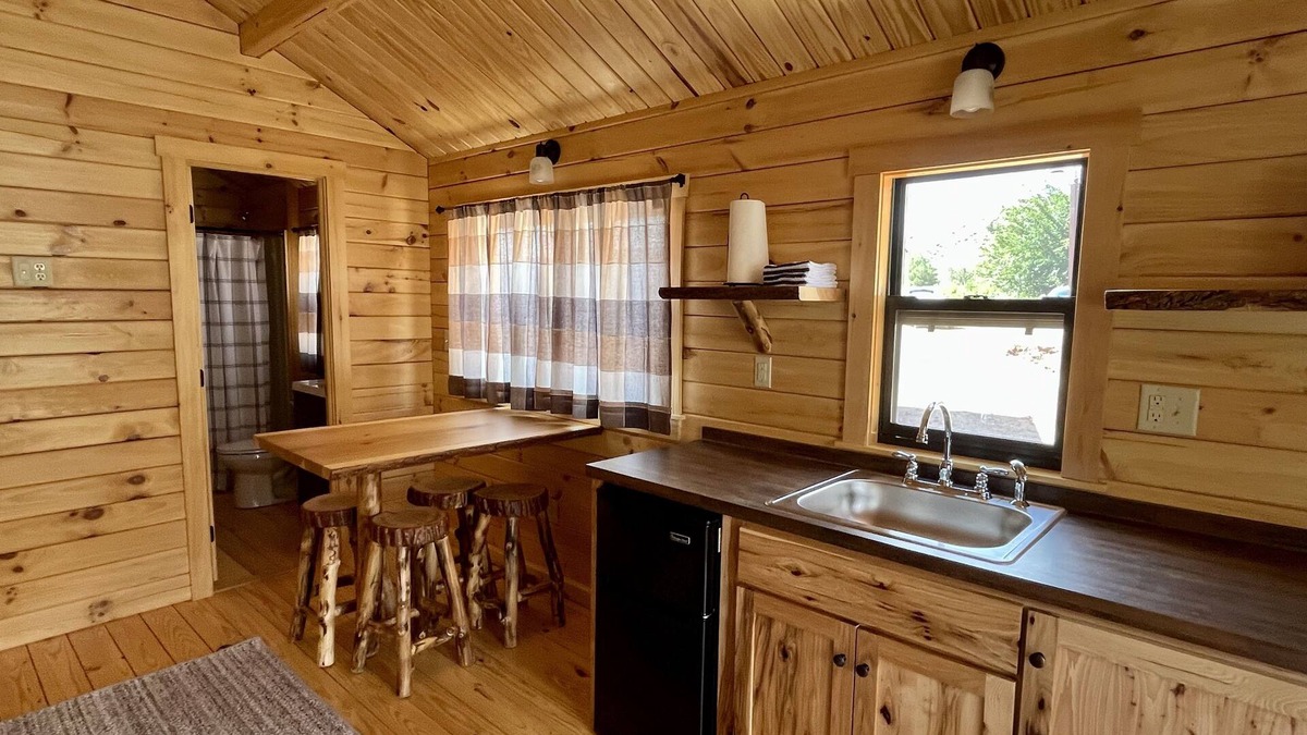 Zion National Park South Entrance Cabin | New Cabins in Springdale, Utah. 1/2 mile to entrance of Zion National Park!