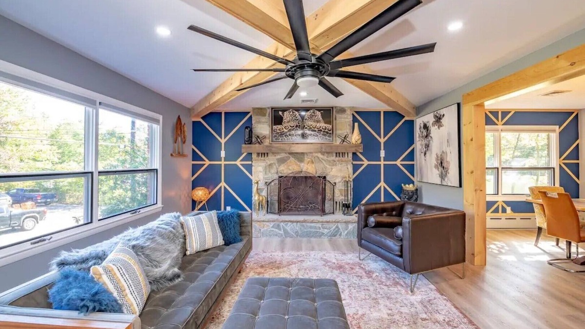 South Fallsburg House | *NEW* Catskills Brick House w/Hot tub/Game Rm etc!