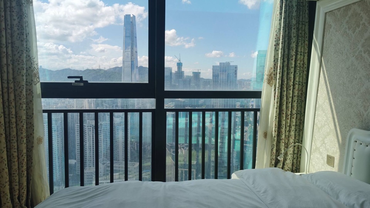 Luohu Apartment | New CBD high-rise 3-brm LOFT, Huaxun Center, Luohu