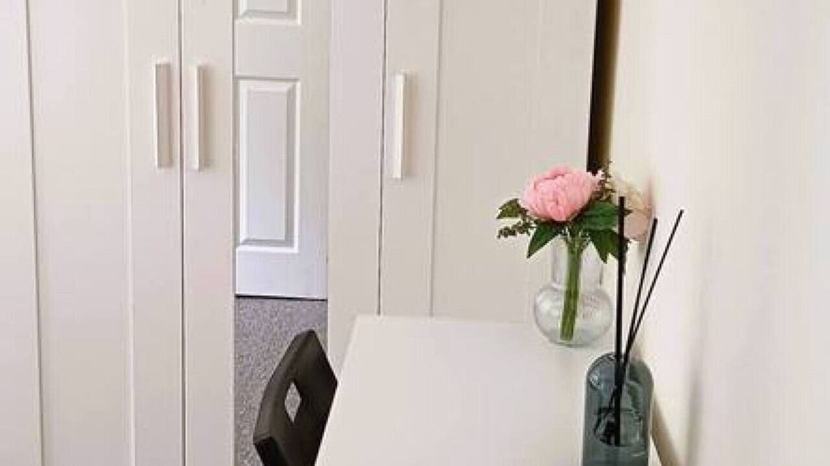 Luton House | NEW! Central 3BR Home Near Station & Airport