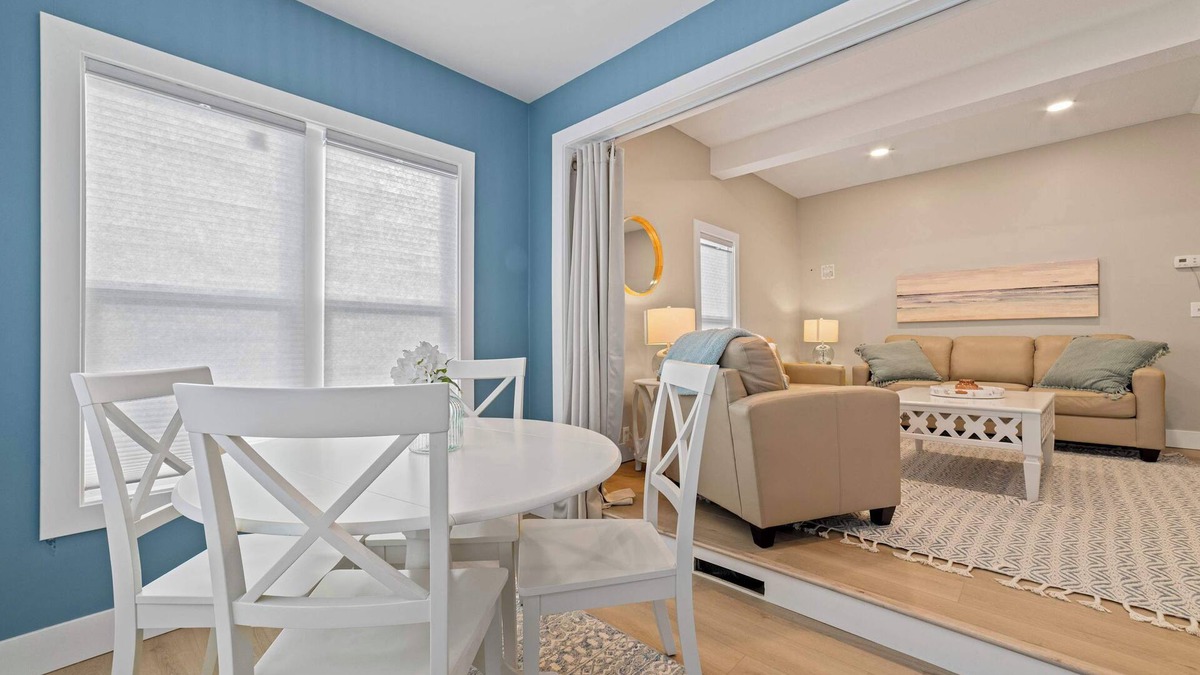 Bellaire House | New Charming 2 Bed, Pets, Walk to Downtown