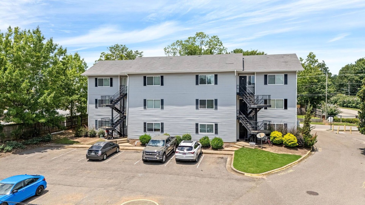 Auburn Apartment | NEW!Charming 2-bedroom apartment in Auburn close to Campus!