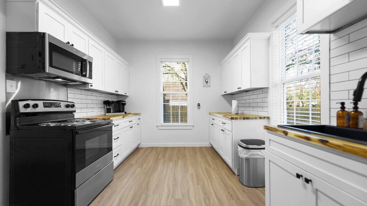 Waco House | New Charming 2-bedroom Home Minutes to Downtown