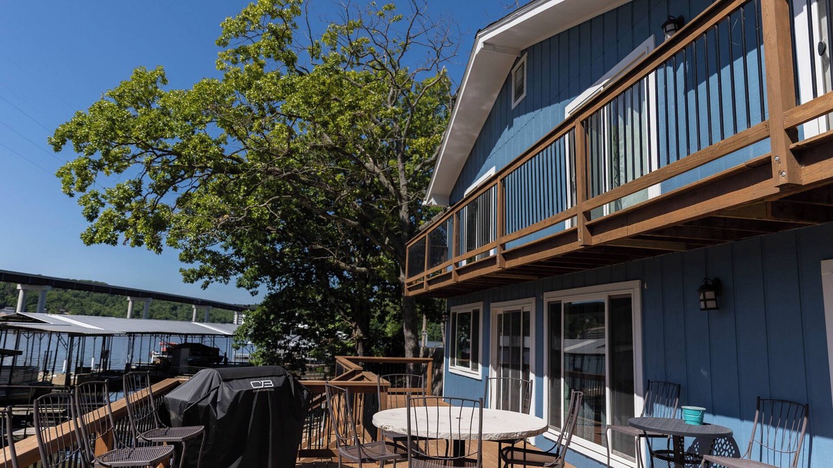 Lake of the Ozarks House | NEW! Charming 4-bedroom family-friendly lakefront house in Sunrise Beach!