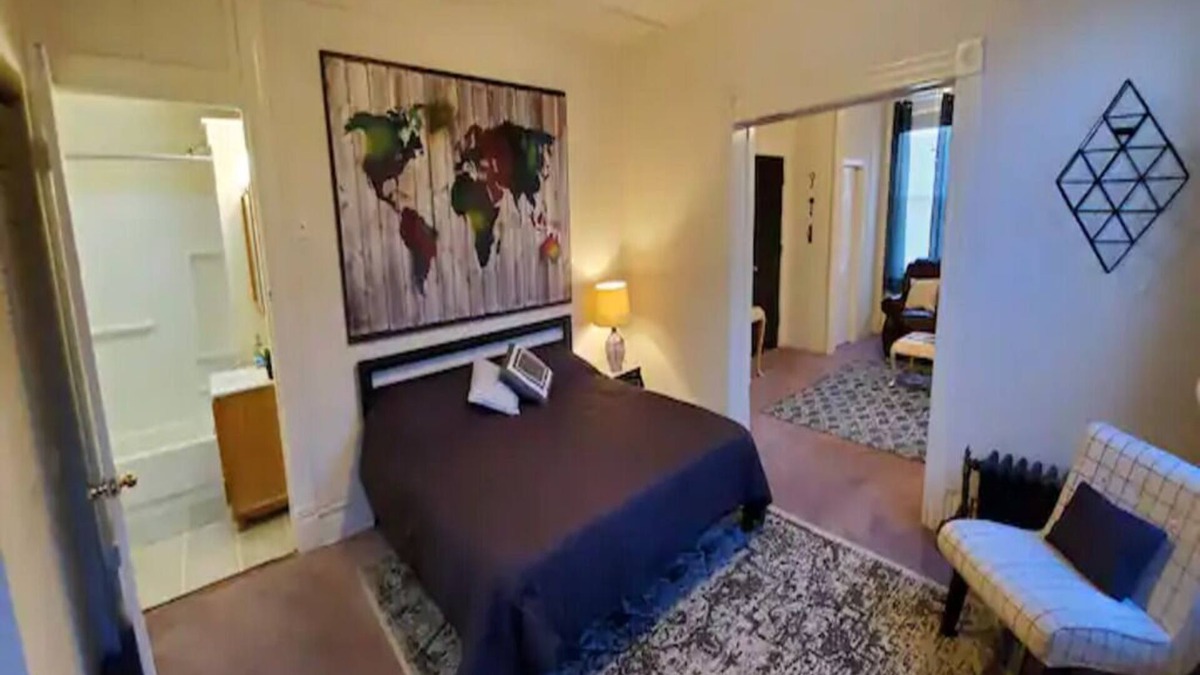Lemay Apartment | NEW Charming Apartment Great for Traveling Nurses, Corporate & Short-Term Rental