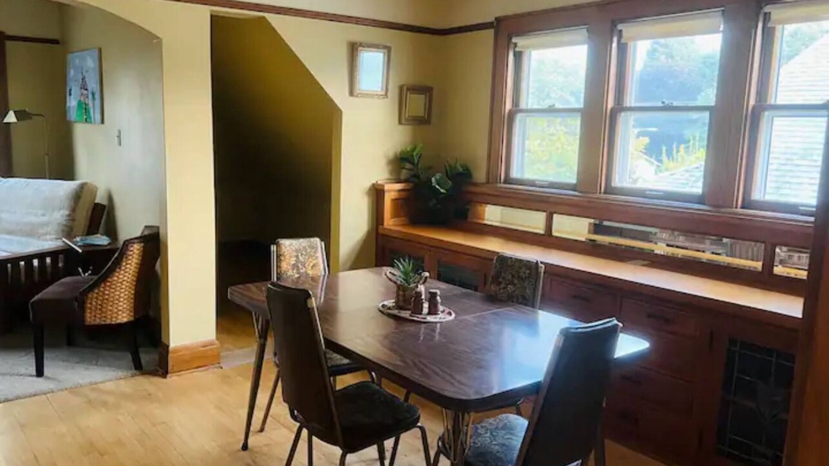 Wauwatosa Apartment | NEW Charming, cozy and VERY central upper unit in MKE