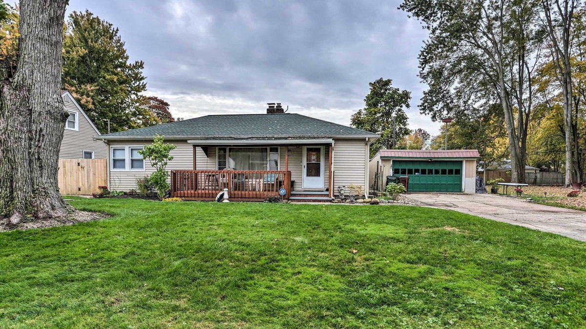 Elyria House | NEW! Charming Elyria Home By Hiking Trail & Lake!