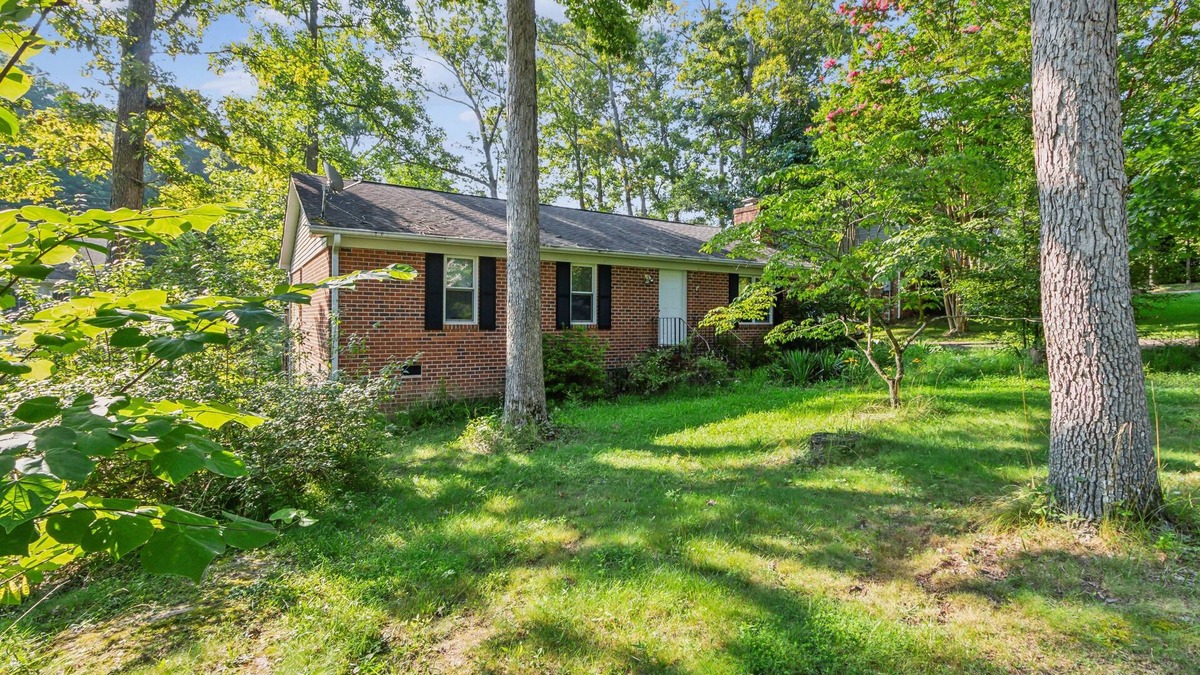 Locust Grove House | NEW! Charming Family Retreat with Scenic Views