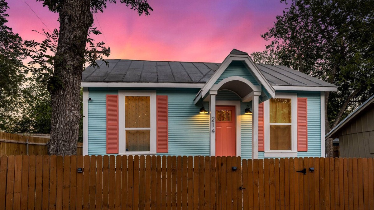 Highland Park House | NEW! Charming Historic Bungalow with Modern Amenities! Close to Riverwalk