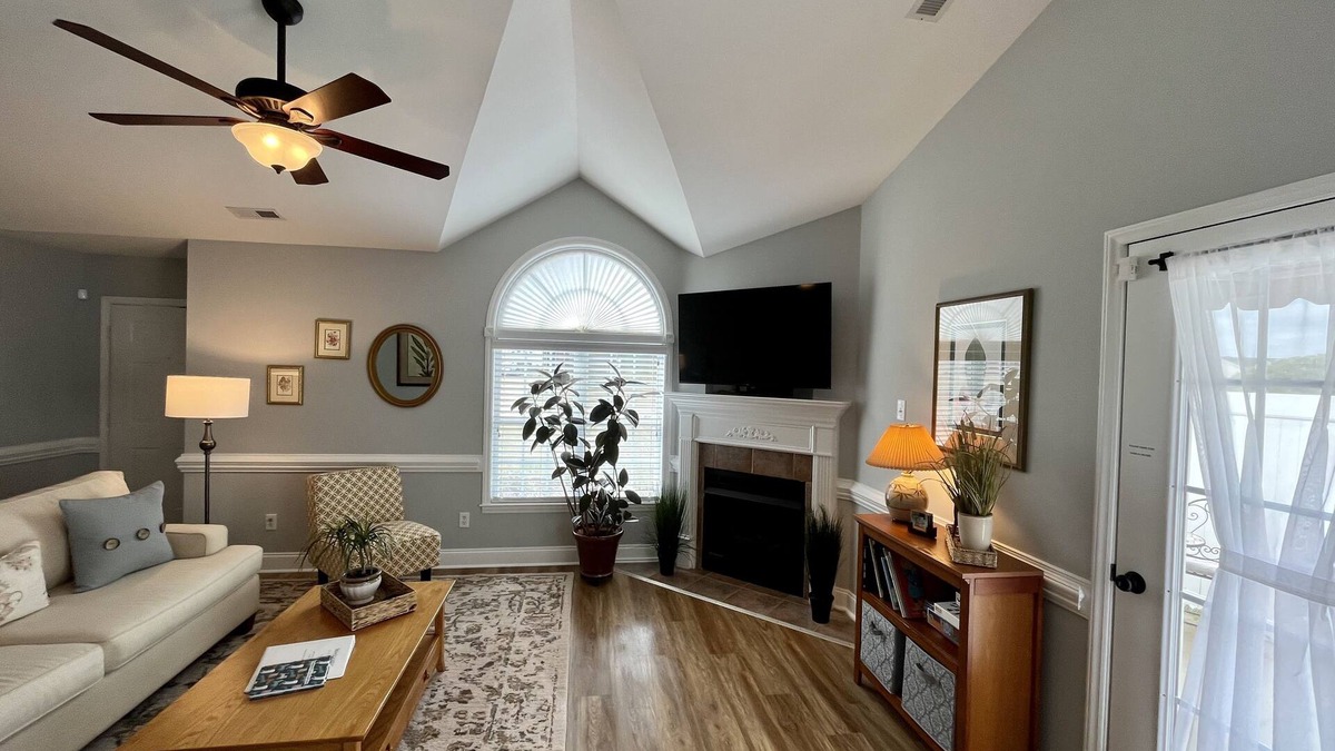 Kipling House | New! Charming Townhome 3 Minutes to Campbell