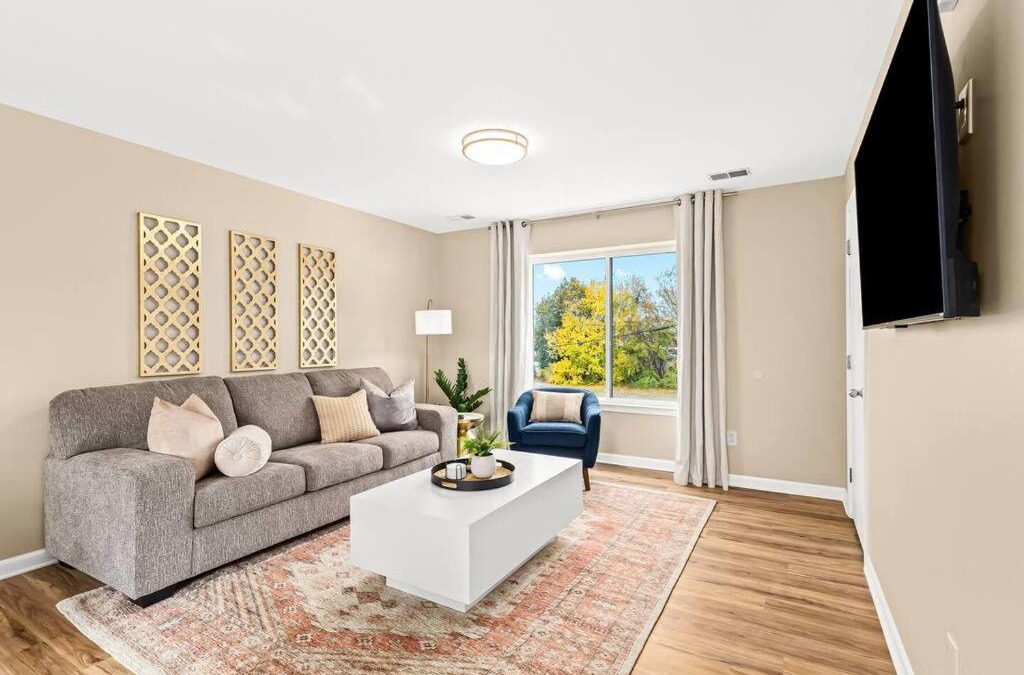 Roseville Apartment | New! Charming Upper Unit in the Heart of Roseville