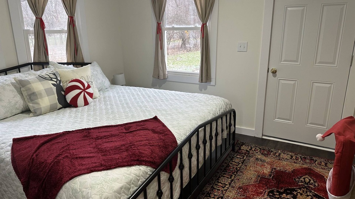 Richfield Springs House | *NEW*Christmas in Cooperstown-2 KINGS! EV Charger