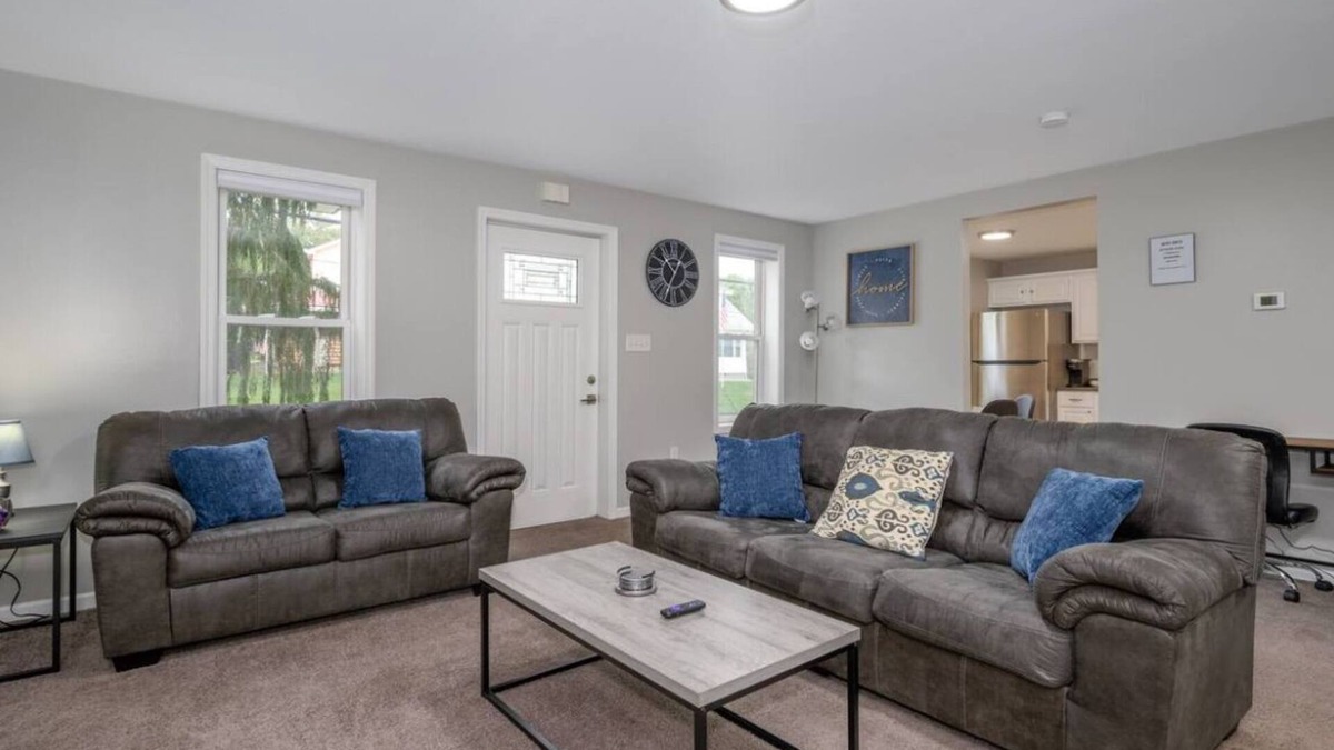 Cuyahoga Falls House | NEW! Clean & Remodeled Home in Cuyahoga Falls! Right by the National Parks!